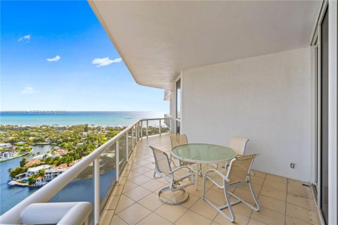 Condo in Aventura, Florida, 2 bedrooms  № 2066850 - photo 3