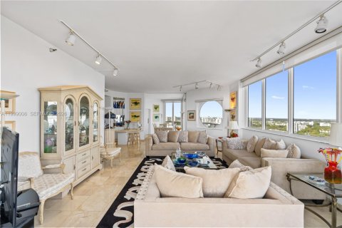 Condo in Aventura, Florida, 2 bedrooms  № 2066850 - photo 18