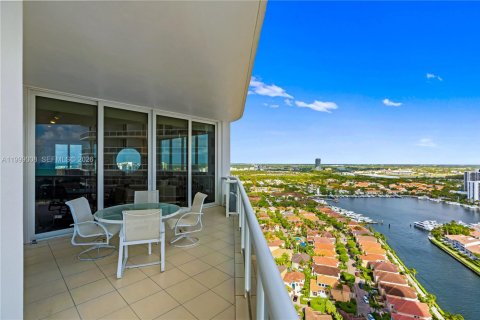 Condo in Aventura, Florida, 2 bedrooms  № 2066850 - photo 7