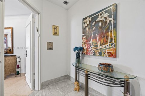 Condo in Aventura, Florida, 2 bedrooms  № 2066850 - photo 12