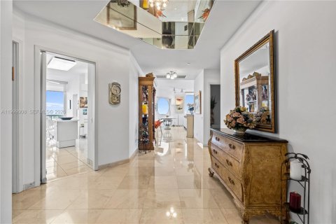 Condo in Aventura, Florida, 2 bedrooms  № 2066850 - photo 14