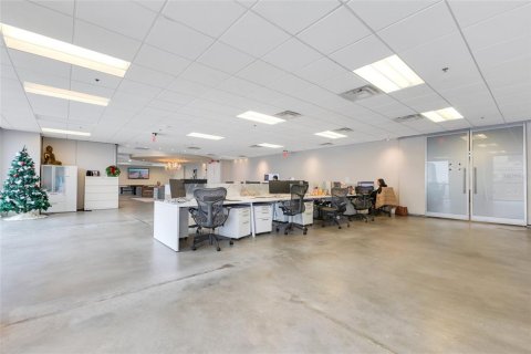Immobilier commercial à louer à Orlando, Floride: 607.21 m2 № 1854144 - photo 15
