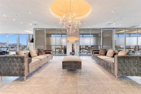 Immobilier commercial à louer à Orlando, Floride: 607.21 m2 № 1854144 - photo 1