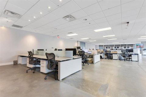 Immobilier commercial à louer à Orlando, Floride: 607.21 m2 № 1854144 - photo 13