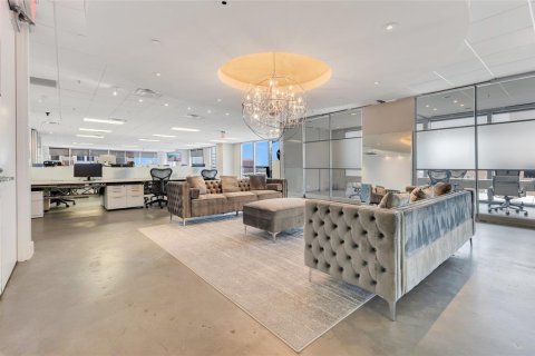 Immobilier commercial à louer à Orlando, Floride: 607.21 m2 № 1854144 - photo 4