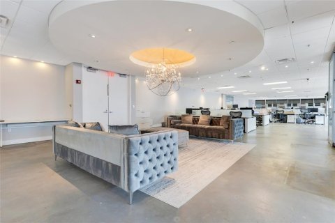 Immobilier commercial à louer à Orlando, Floride: 607.21 m2 № 1854144 - photo 5