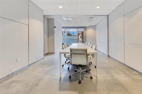 Immobilier commercial à louer à Orlando, Floride: 607.21 m2 № 1854144 - photo 18