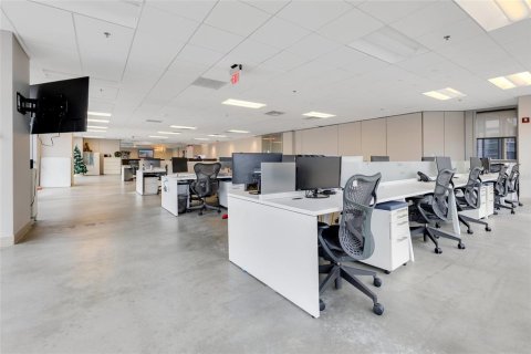 Immobilier commercial à louer à Orlando, Floride: 607.21 m2 № 1854144 - photo 16