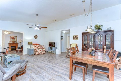 Casa en venta en Zephyrhills, Florida, 2 dormitorios, 131.64 m2 № 1637099 - foto 10