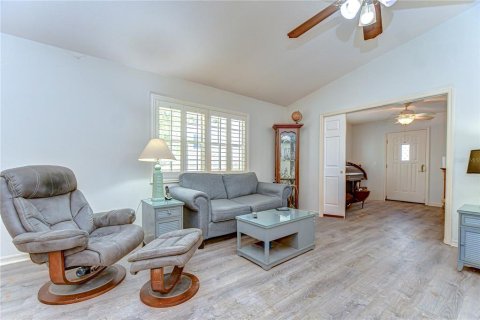 Casa en venta en Zephyrhills, Florida, 2 dormitorios, 131.64 m2 № 1637099 - foto 3