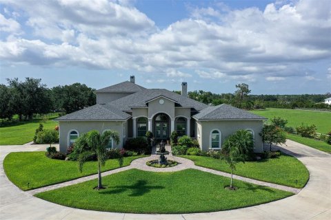 House in Bradenton, Florida 6 bedrooms, 483.09 sq.m. № 1780691 - photo 29