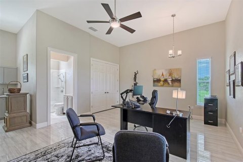 House in Bradenton, Florida 6 bedrooms, 483.09 sq.m. № 1780691 - photo 27
