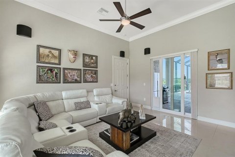 House in Bradenton, Florida 6 bedrooms, 483.09 sq.m. № 1780691 - photo 20