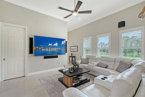 House in Bradenton, Florida 6 bedrooms, 483.09 sq.m. № 1780691 - photo 21