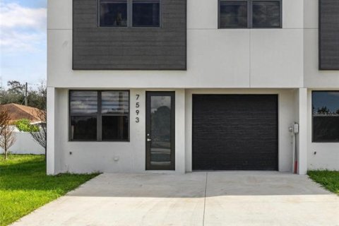 Adosado en alquiler en Tampa, Florida, 3 dormitorios, 148.27 m2 № 1893616 - foto 1