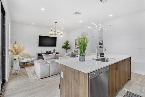 Adosado en alquiler en Tampa, Florida, 3 dormitorios, 148.27 m2 № 1893616 - foto 7