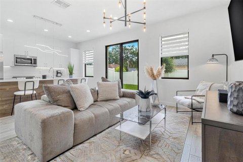 Adosado en alquiler en Tampa, Florida, 3 dormitorios, 148.27 m2 № 1893616 - foto 3