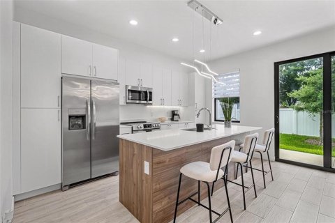 Adosado en alquiler en Tampa, Florida, 3 dormitorios, 148.27 m2 № 1893616 - foto 6