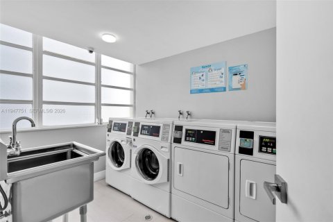 Снять в аренду квартиру в Майами, Флорида 1 спальня, 73.11м2, № 2003807 - фото 25