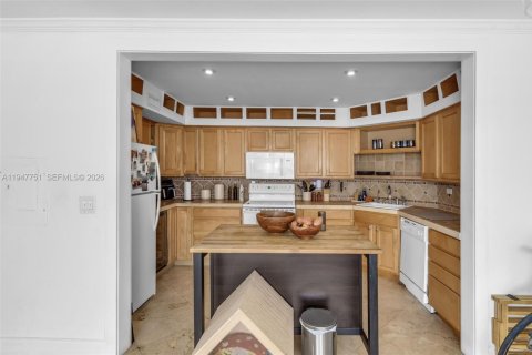 Снять в аренду квартиру в Майами, Флорида 1 спальня, 73.11м2, № 2003807 - фото 9