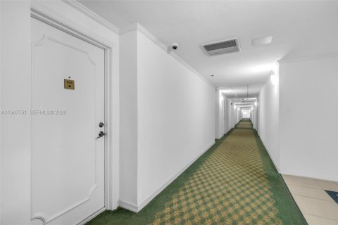 Снять в аренду квартиру в Майами, Флорида 1 спальня, 73.11м2, № 2003807 - фото 4