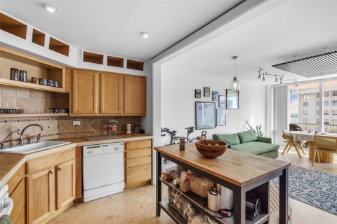 Снять в аренду квартиру в Майами, Флорида 1 спальня, 73.11м2, № 2003807 - фото 11