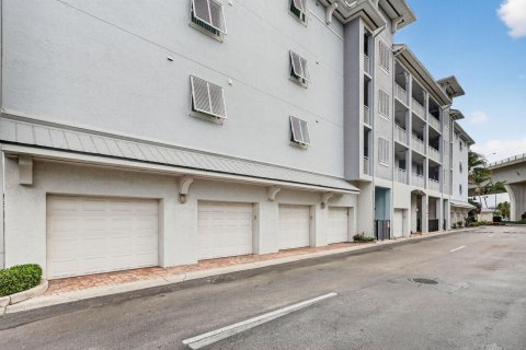 Copropriété à louer à Stuart, Floride: 2 chambres, 104.52 m2 № 2146730 - photo 2