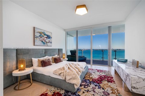 Снять в аренду кондоминиум в Майами, Флорида 2 спальни, 228.17м2, № 1992460 - фото 11