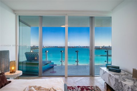 Снять в аренду кондоминиум в Майами, Флорида 2 спальни, 228.17м2, № 1992460 - фото 14