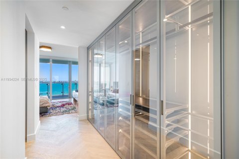 Снять в аренду кондоминиум в Майами, Флорида 2 спальни, 228.17м2, № 1992460 - фото 13