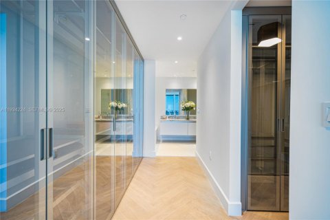 Снять в аренду кондоминиум в Майами, Флорида 2 спальни, 228.17м2, № 1992460 - фото 5