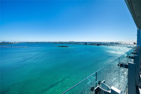 Снять в аренду кондоминиум в Майами, Флорида 2 спальни, 228.17м2, № 1992460 - фото 18