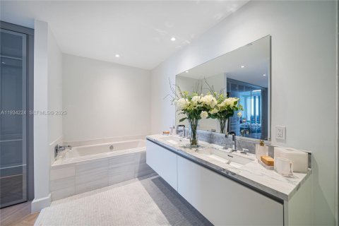 Снять в аренду кондоминиум в Майами, Флорида 2 спальни, 228.17м2, № 1992460 - фото 8