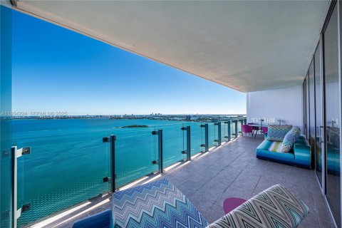 Снять в аренду кондоминиум в Майами, Флорида 2 спальни, 228.17м2, № 1992460 - фото 17