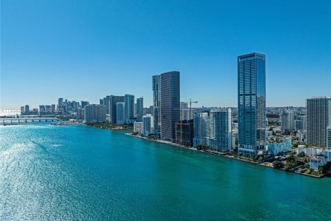 Снять в аренду кондоминиум в Майами, Флорида 2 спальни, 228.17м2, № 1992460 - фото 22