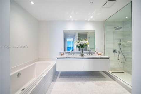 Снять в аренду кондоминиум в Майами, Флорида 2 спальни, 228.17м2, № 1992460 - фото 7