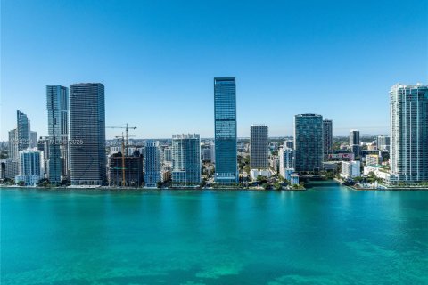 Снять в аренду кондоминиум в Майами, Флорида 2 спальни, 228.17м2, № 1992460 - фото 23