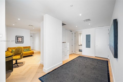 Снять в аренду кондоминиум в Майами, Флорида 2 спальни, 228.17м2, № 1992460 - фото 30