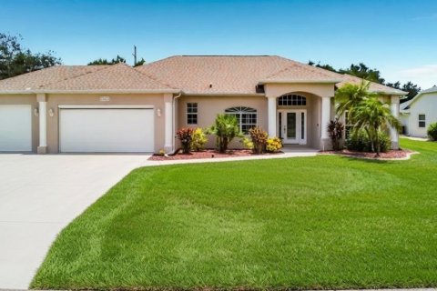 House in Punta Gorda, Florida 3 bedrooms, 210.33 sq.m. № 2121400
