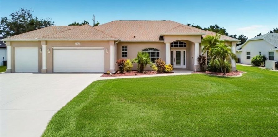 Villa ou maison à Punta Gorda, Floride 3 chambres, 210.33 m2 № 2121400