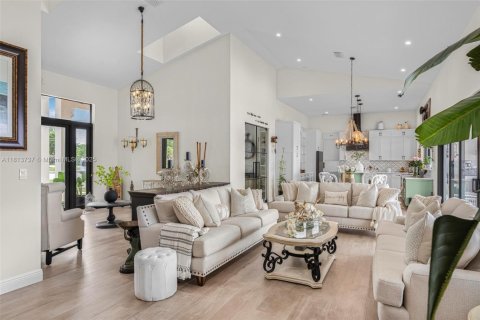 House in Miami, Florida 4 bedrooms, 283.26 sq.m. № 1762368 - photo 20