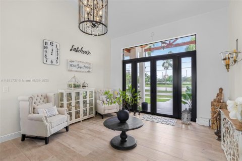 House in Miami, Florida 4 bedrooms, 283.26 sq.m. № 1762368 - photo 9