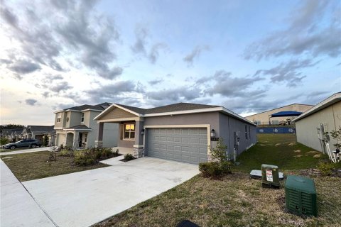 House in Davenport, Florida 4 bedrooms, 193.24 sq.m. № 1777351 - photo 3