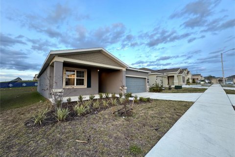 House in Davenport, Florida 4 bedrooms, 193.24 sq.m. № 1777351 - photo 2