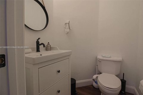 Townhouse in Coral Springs, Florida 4 bedrooms, 181.35 sq.m. № 1794200 - photo 18