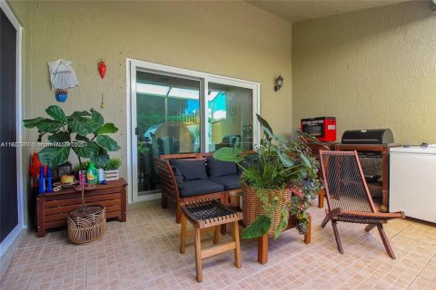 Townhouse in Coral Springs, Florida 4 bedrooms, 181.35 sq.m. № 1794200 - photo 19