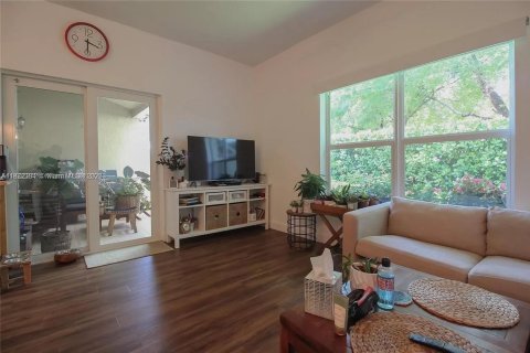 Townhouse in Coral Springs, Florida 4 bedrooms, 181.35 sq.m. № 1794200 - photo 9