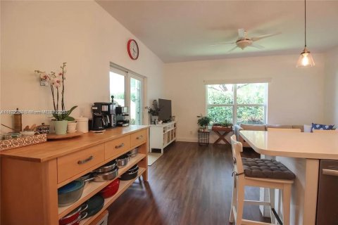 Townhouse in Coral Springs, Florida 4 bedrooms, 181.35 sq.m. № 1794200 - photo 10