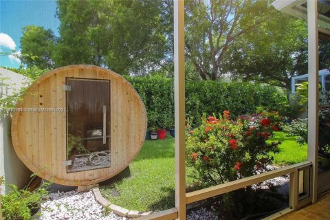 Townhouse in Coral Springs, Florida 4 bedrooms, 181.35 sq.m. № 1794200 - photo 22