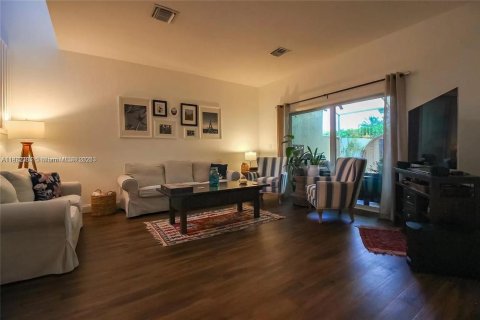 Townhouse in Coral Springs, Florida 4 bedrooms, 181.35 sq.m. № 1794200 - photo 5